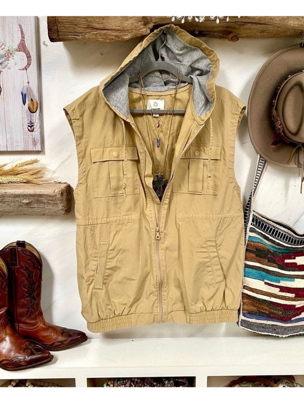 Aerie cargo hooded Utility Safari Vest w Hood cottage cabin western country vibe